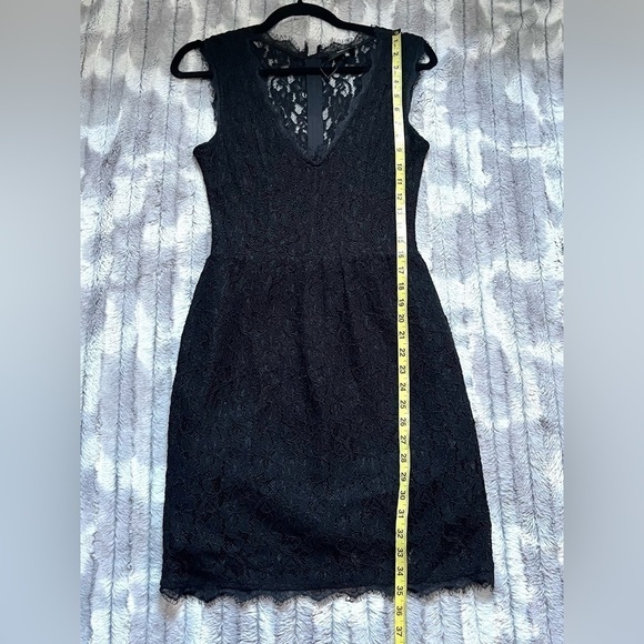 Aritzia Babaton Tobias Lace Dress Size 6 - Picture 9 of 11